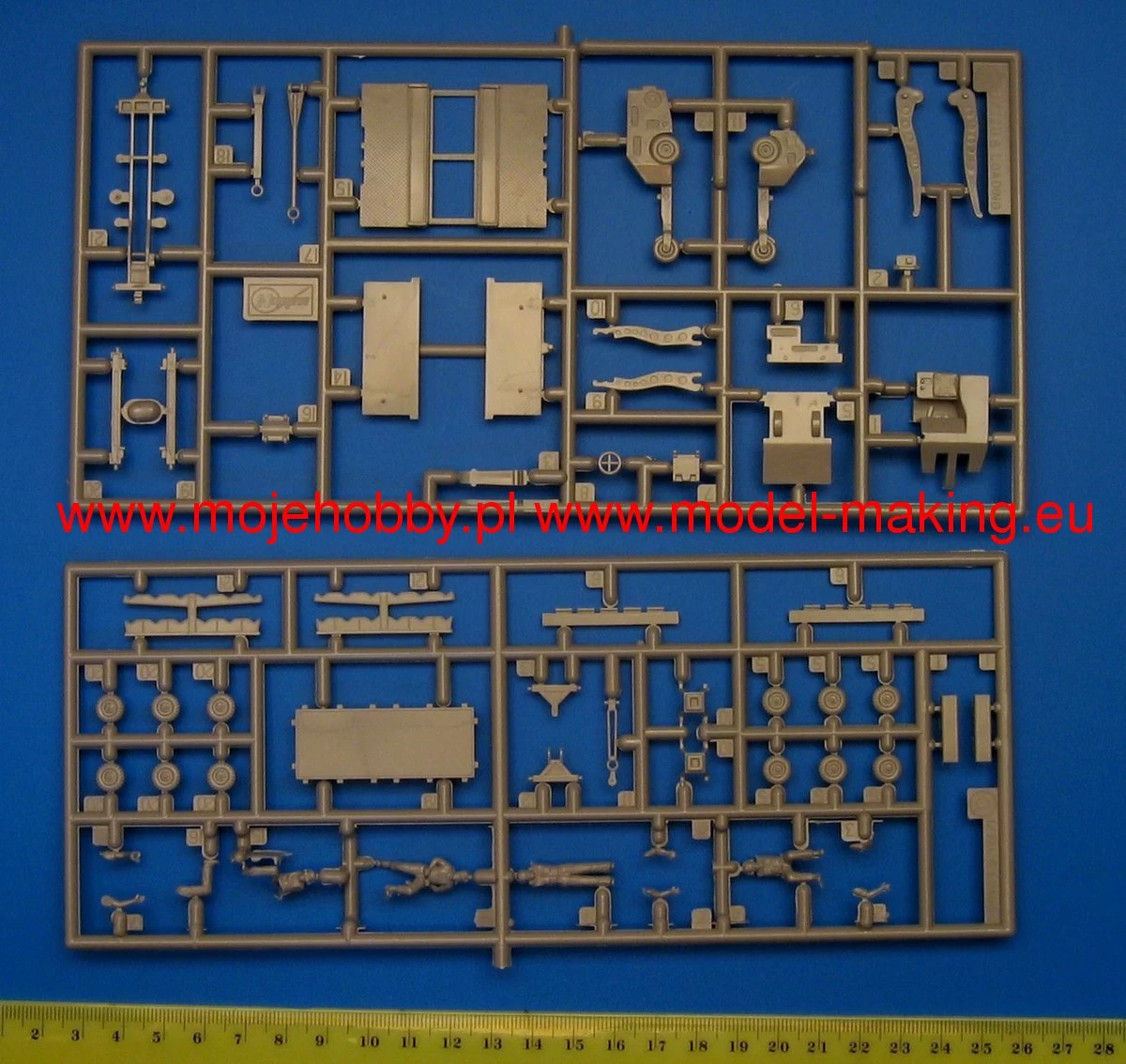 Hasegawa X72-05 Weapon Loading Equipement - Image 3