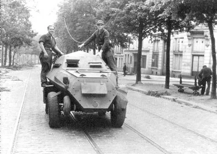 ACE 72538 Leichter Radschlepper Laffly W15T - Image 9