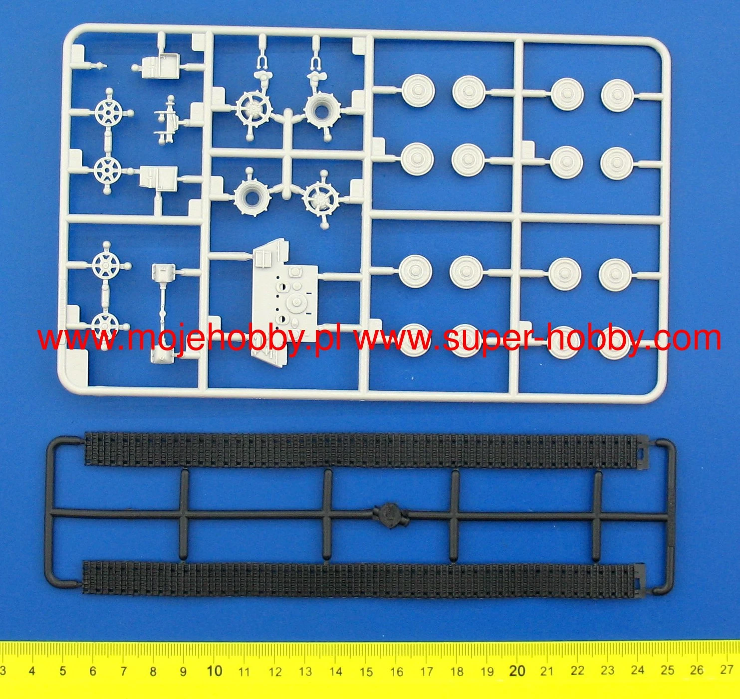 Trumpeter 07123 German E-50 (50-75 Tons) / Standardpanzer - Image 8
