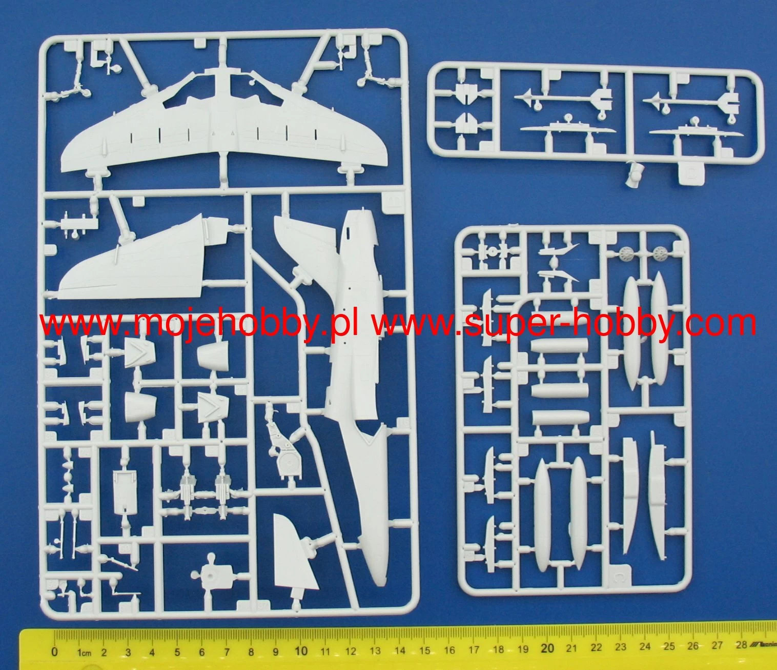Revell 04970 BAe Hawk T.1 - Image 8