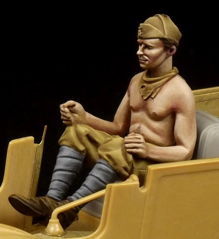 The Bodi Miniatures 35094 Italian Driver In Africa For 508 CM Coloniale WWII