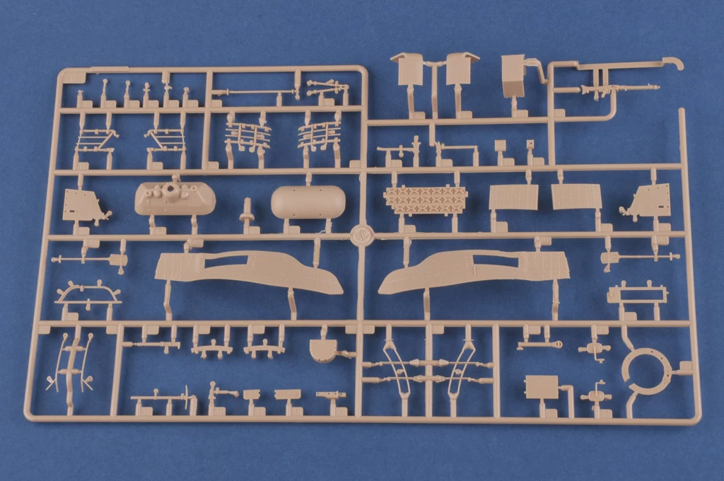 Hobby Boss 84501 Bundeswehr Leopard 1 A5 - Image 2