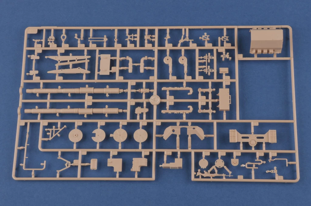 Hobby Boss 84501 Bundeswehr Leopard 1 A5 - Image 4