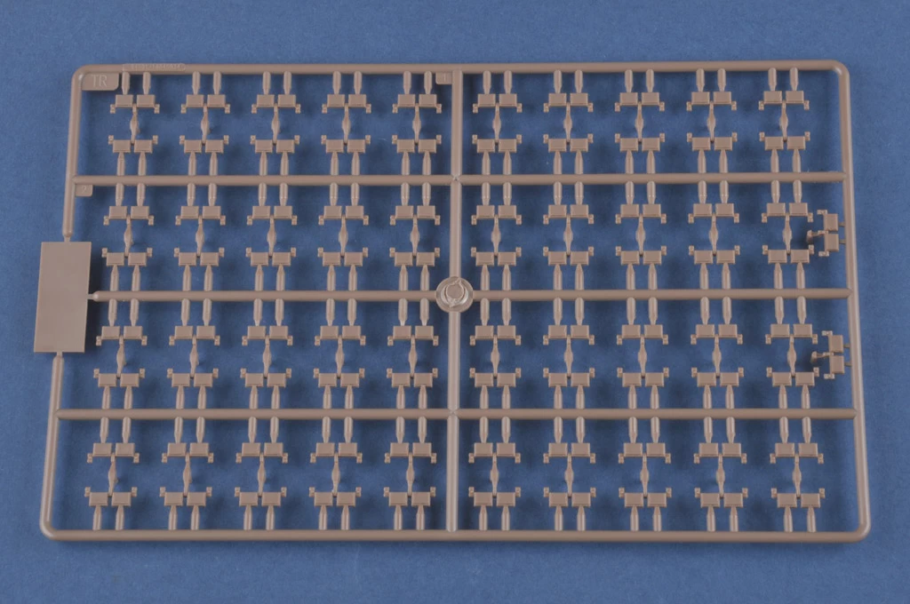 Hobby Boss 84501 Bundeswehr Leopard 1 A5 - Image 6