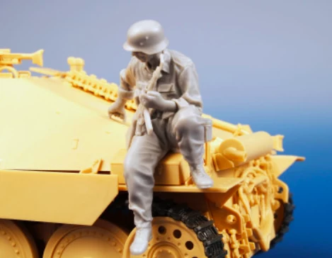 CMK F35370 German Infantryman Carried On Hetzer 1944/45 - Image 3