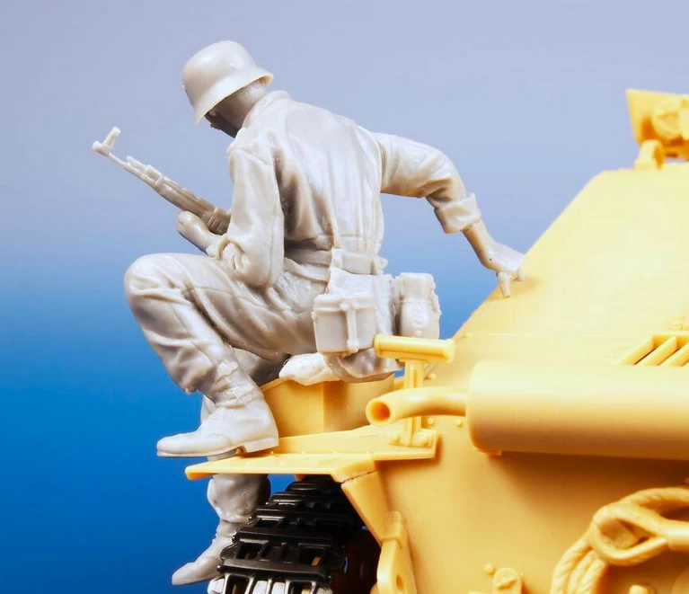 CMK F35370 German Infantryman Carried On Hetzer 1944/45 - Image 5